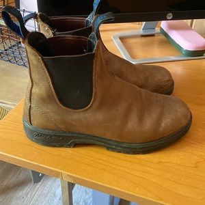 Blundstone brown boots